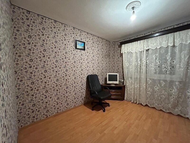 Pantelimon, Armenesc vis a vis de Bis Capra, 2 bai